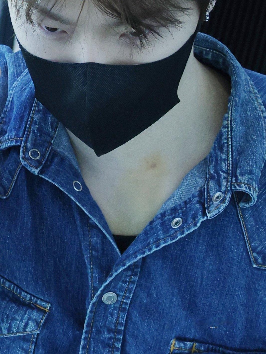 【twi】SVT李灿脖子上的痕迹 