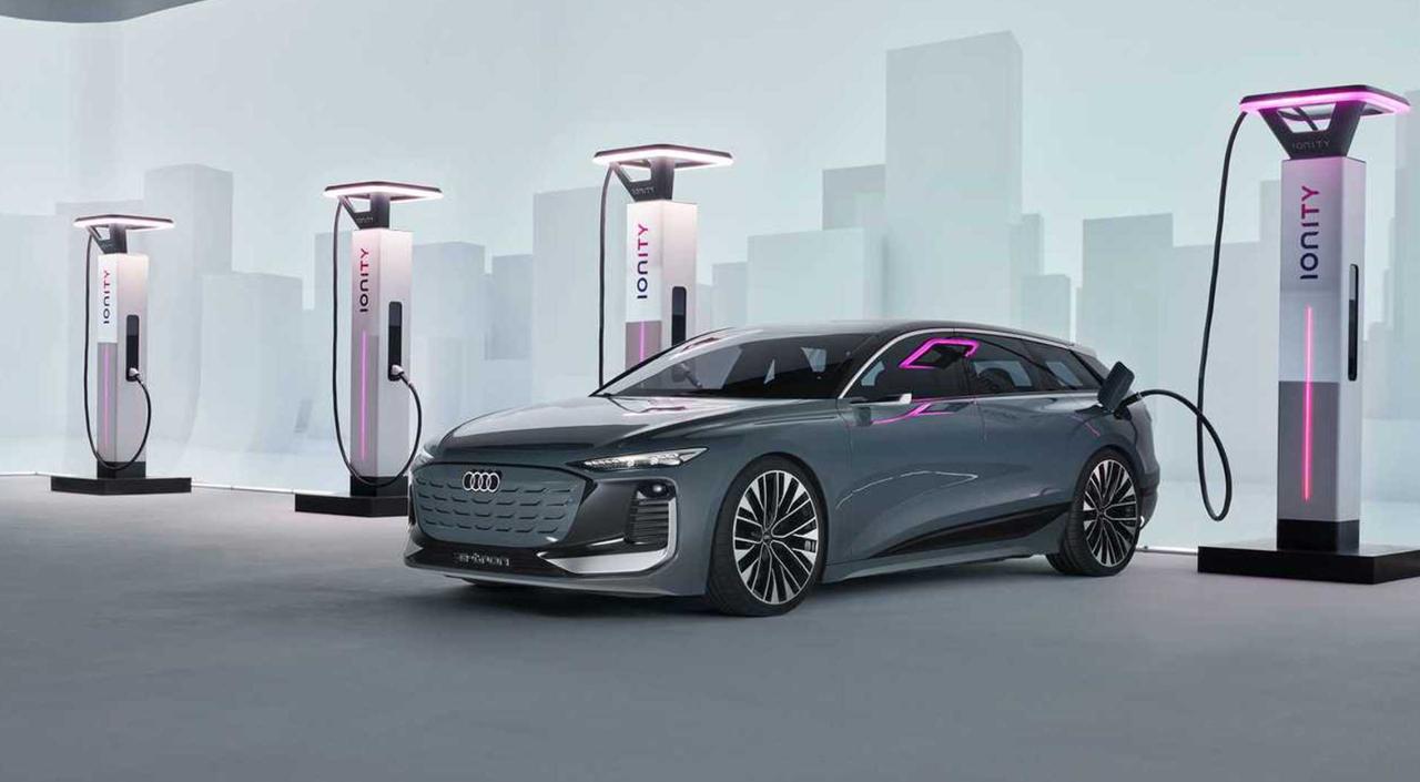 据外媒报道称，奥迪已取消RS6 E-Tron。由于市场需求不足，高性能电动旅行车
