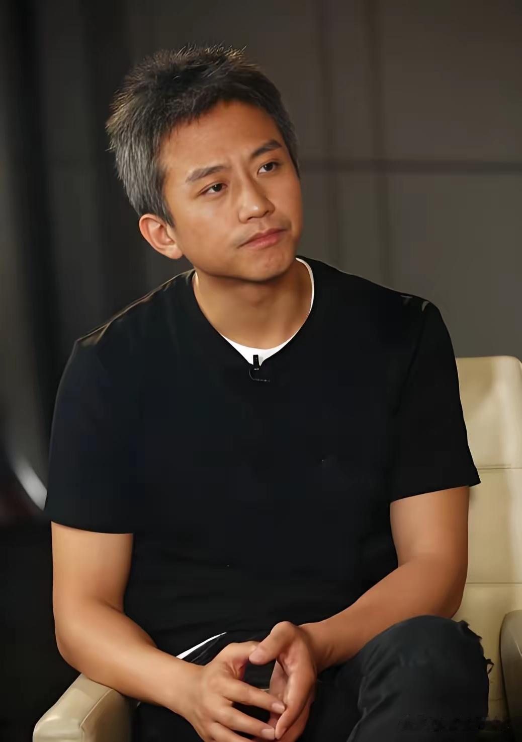 邓超这段自白，看完心里像被什么东西撞了一下。
 
1979年生在南昌的重组家庭，