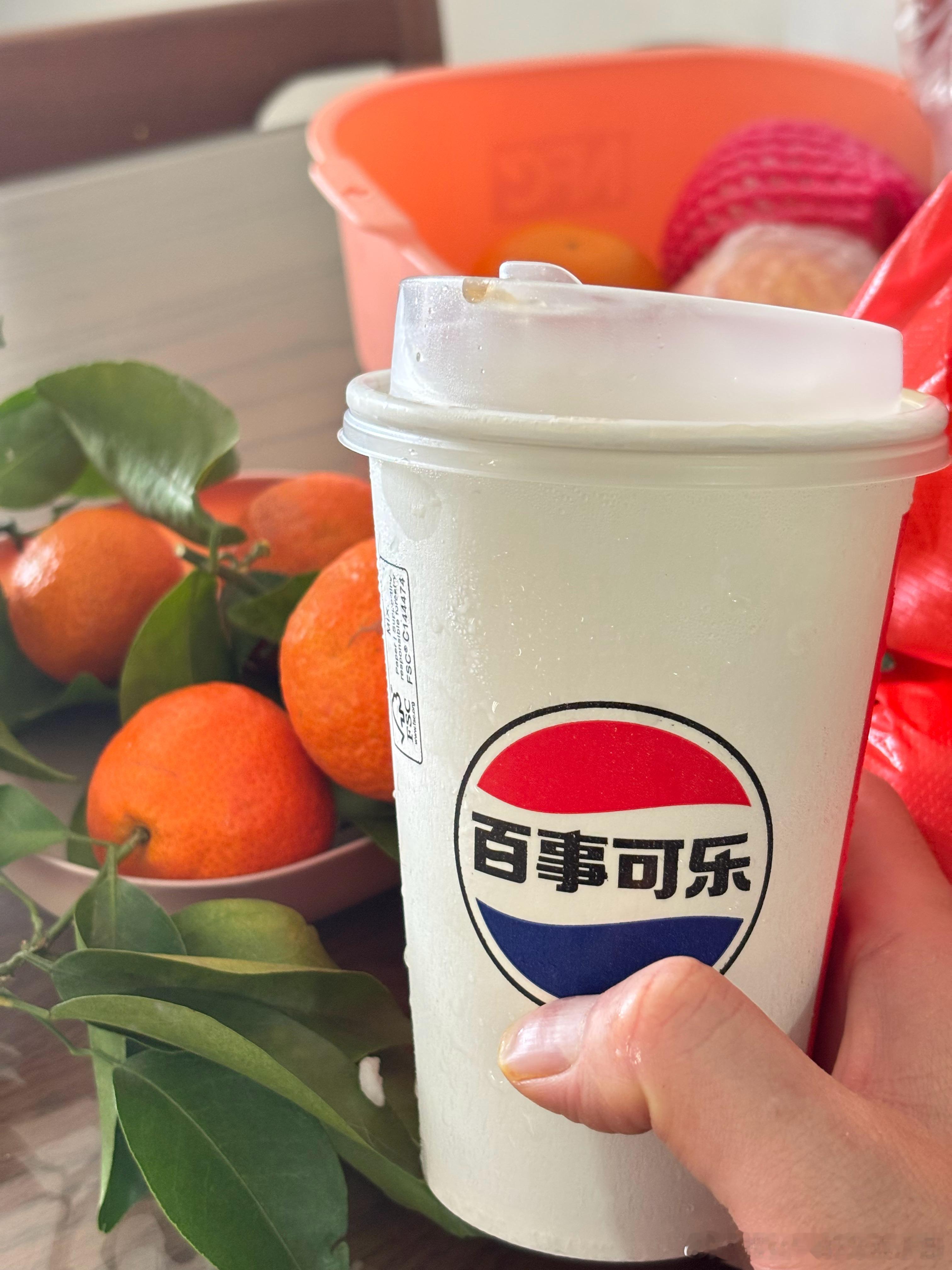 广州的除夕和过暑假一样了。       中午去朋友店里帮忙了一下，没有想到人还不