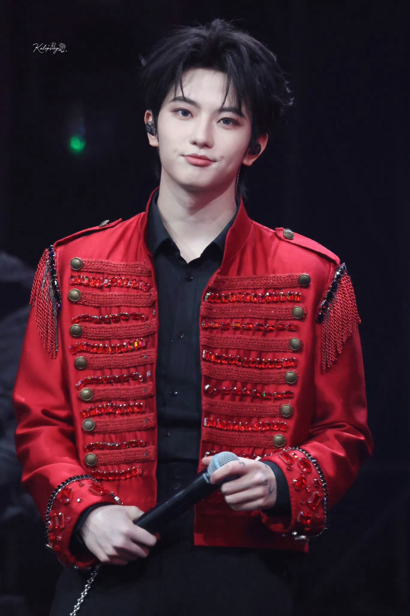 黄铉辰、沈泉锐、吴是温站姐发的橹穆 愚人节站姐团建