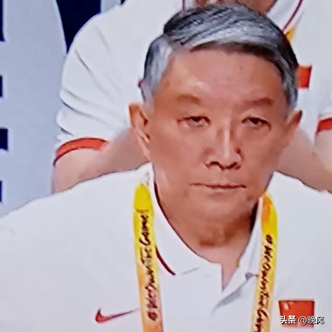 61比90，29分的分差，冰冷又刺眼。
 
今晚女篮世界杯四分之一决赛，中国队惨