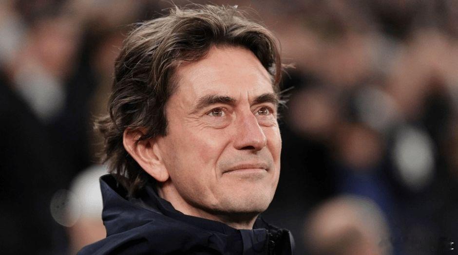 近日，热刺主帅弗兰克接受天空体育独家专访，谈及热刺球迷的不满，以及俱乐部“所有人