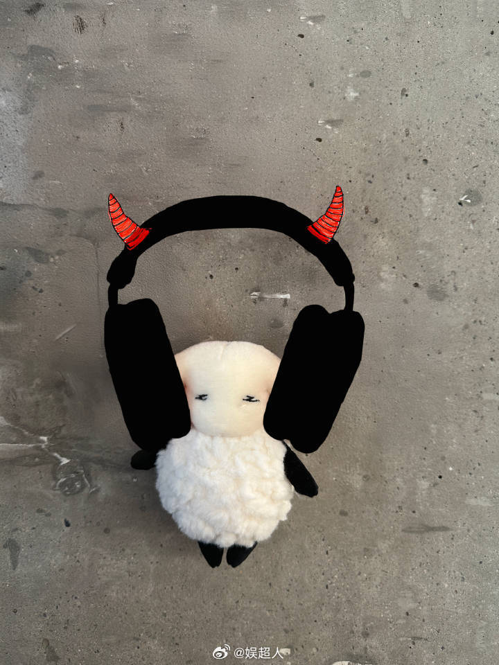 易烊千玺在录歌了易烊千玺小恶魔千玺在录歌啦🎧这个小恶魔不知道要带来什么样的惊喜