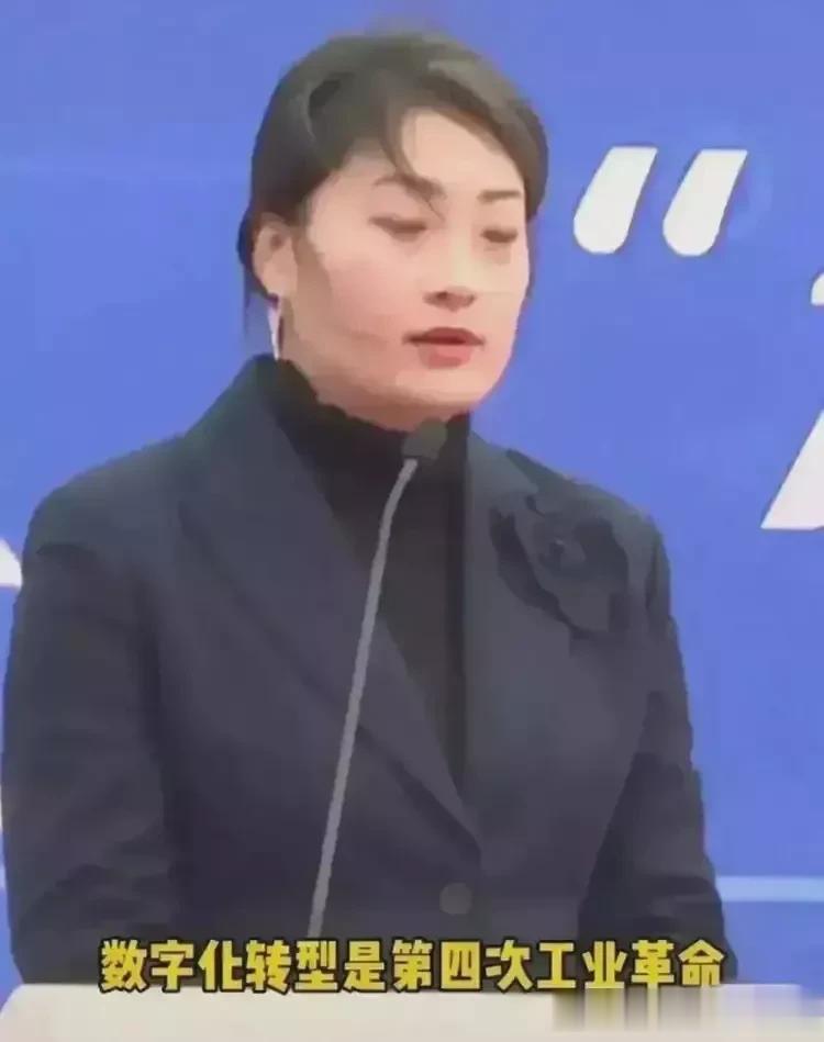 天啊，谁能相信娃哈哈的总裁宗馥莉才40岁，就已经长出了白头发，而且脸两边的脸颊都
