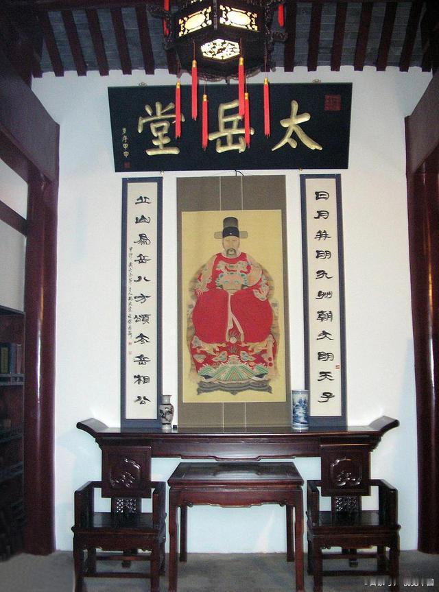 张居正就连在家乡盖房子，也能整出顶级排场
上至皇帝、大太监，下至群臣、湖北官场都