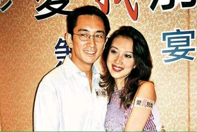 时光真是把杀猪刀，曾经貌美如花的金巧巧在岁月无情下也长成了路人的样子。