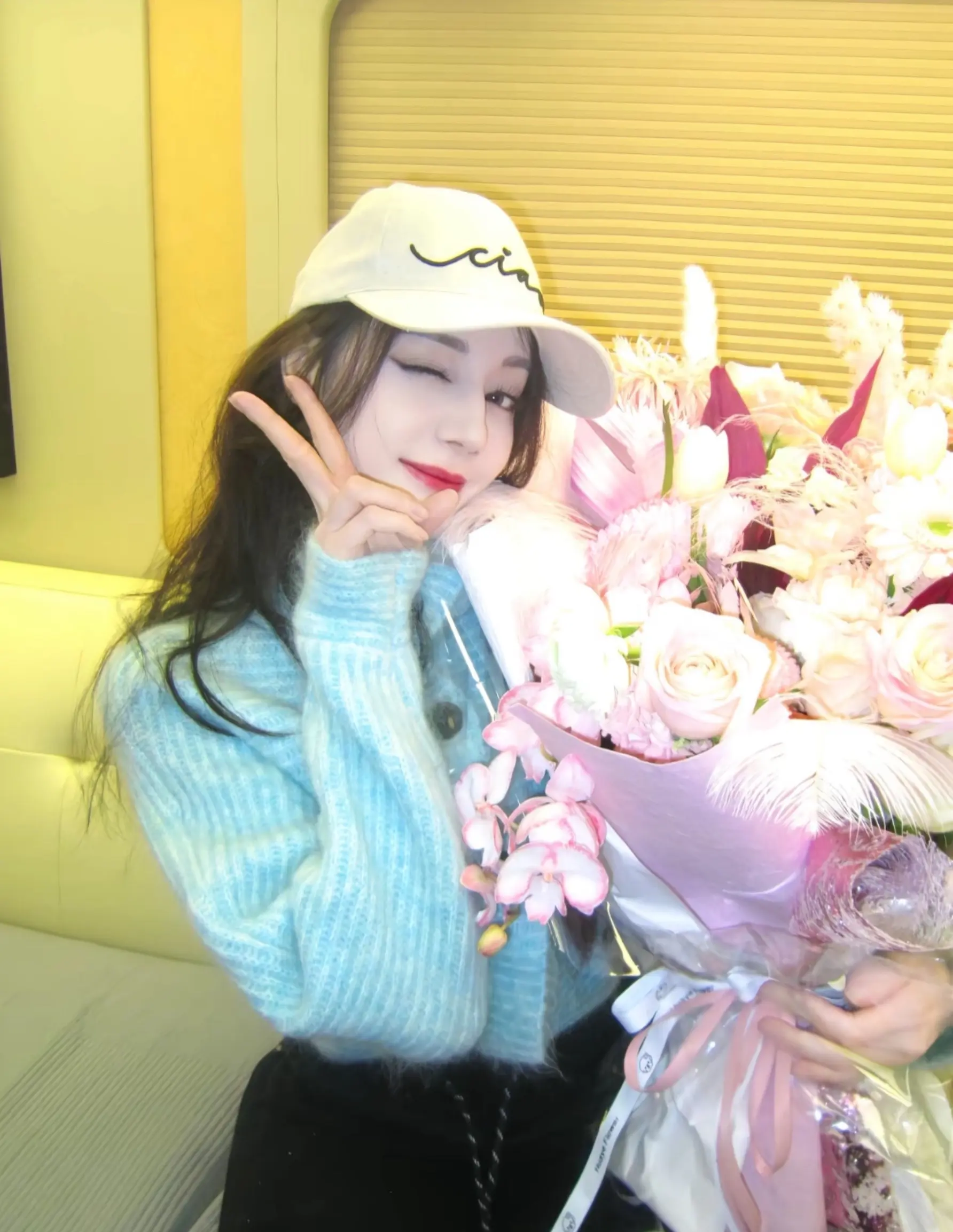 你因爱意而生，本身便是美好的象征。