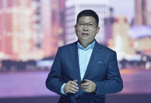 不少人又被打脸了吧？

现在谁还敢说安卓套壳？

已经有可靠消息指出，全新的华为