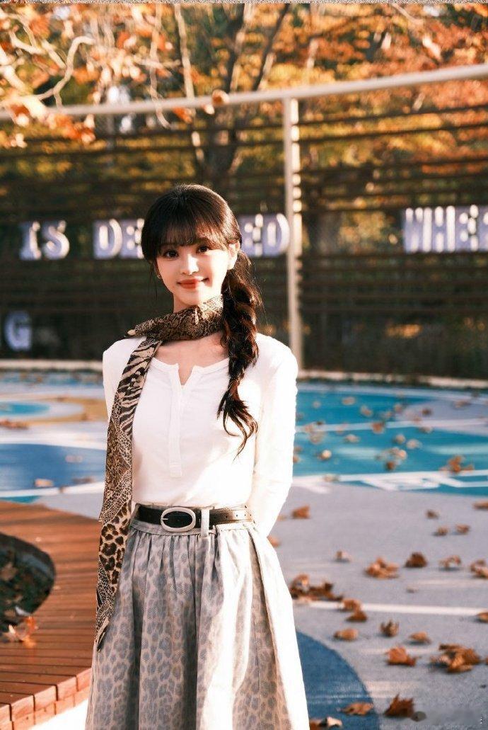 嫁金钗官宣了田曦薇田曦薇新剧双生日卡点 + 应援色小尾巴！👖的用心，让嫁金钗成