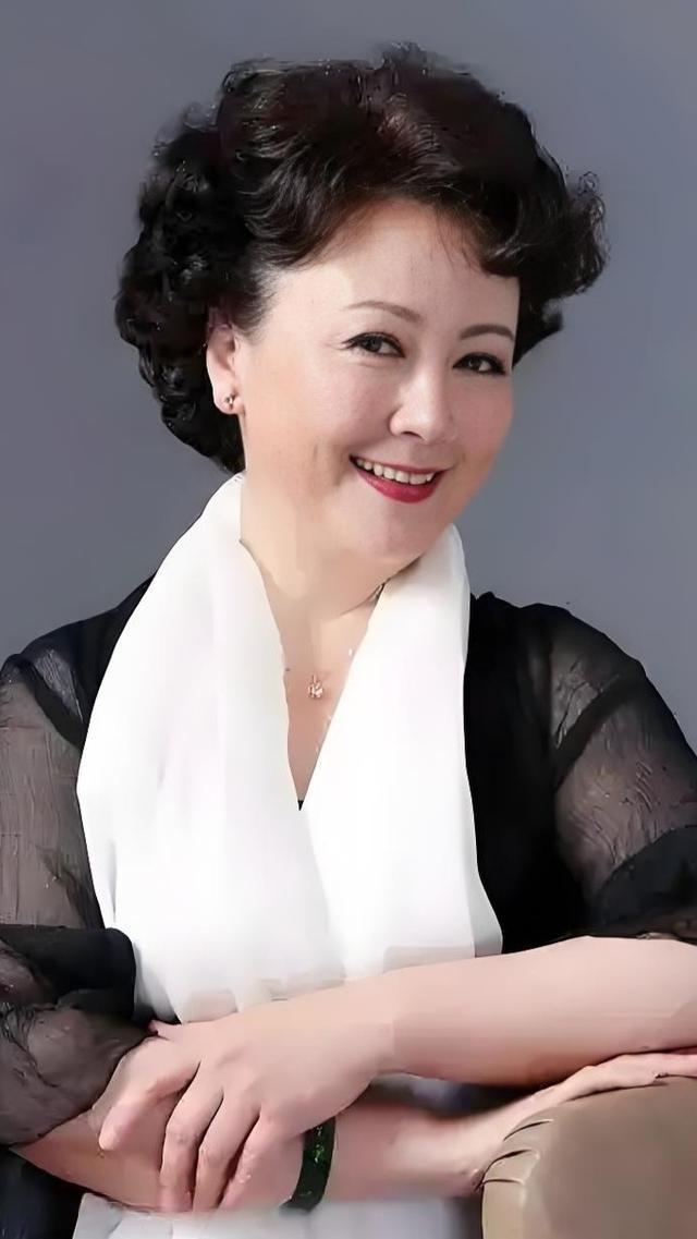 赵静，八十年代的清纯美人，现在已年近七旬，还是美得让人感到惊艳！
      那