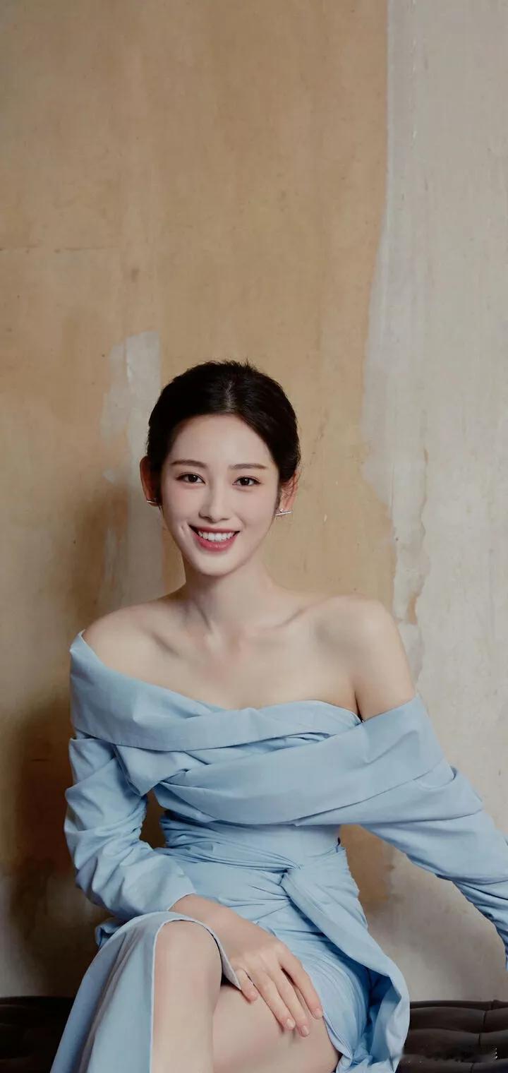 温柔蓝调，甜美微笑，优雅气质！💙😊
