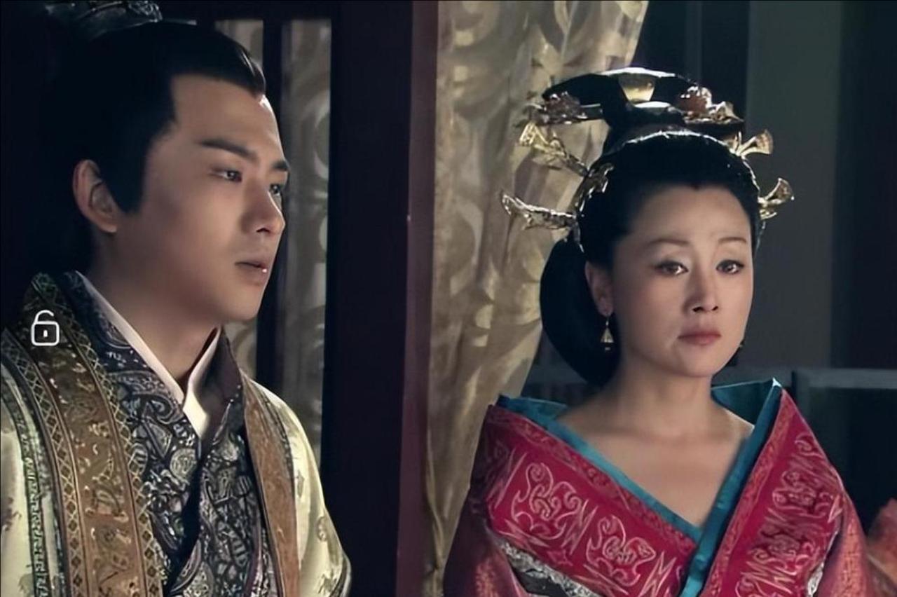 你重生成了傀儡皇帝，被太后拿捏，要怎么收回实权？

纵观历史，没权力的皇帝想要咸