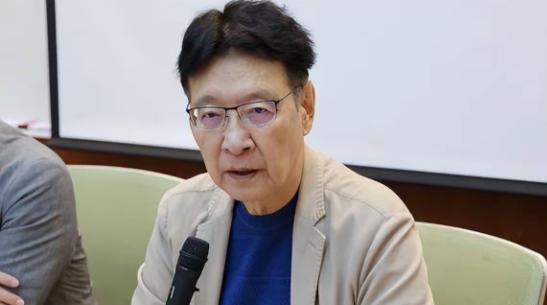 大跌眼镜！赵少康这次被彻底被打服，连底气都消失殆尽了

陈凤馨做客赵少康的节目，