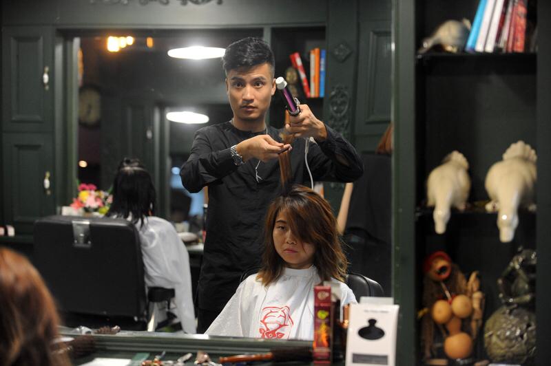 外在形象

• 着装搭配：选择适合自己身材、肤色和场合的服装。例如出席商务活动时