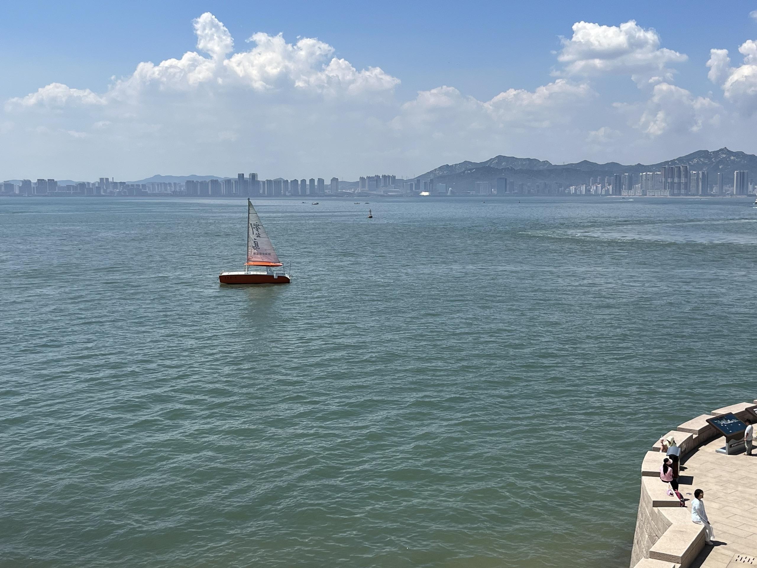 不要把对方想的太好了 当你发现对方的恶意时 说明对方的恶意都快藏不住了...