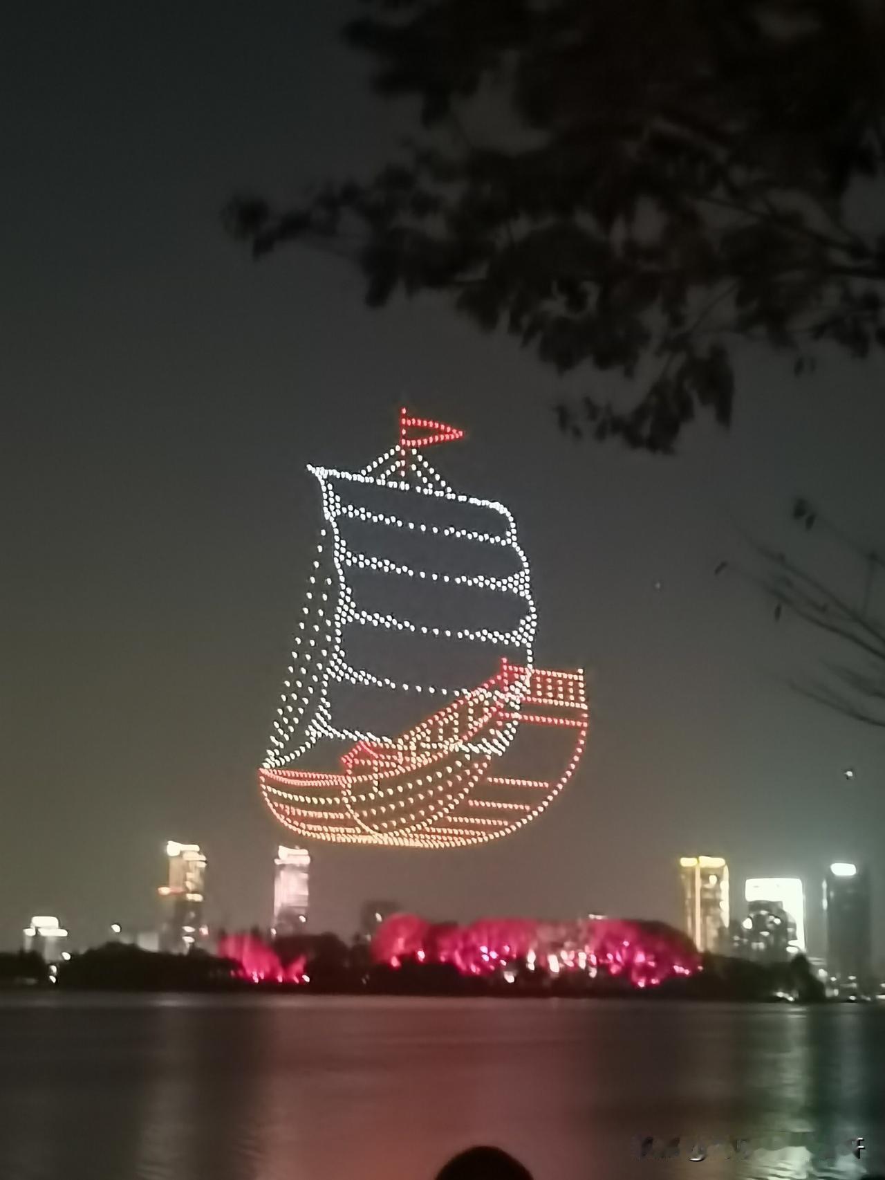 高市早苗跳出来的原因无非是日本借着台海说事

昨天因为日本的事，大家吵的很厉害，