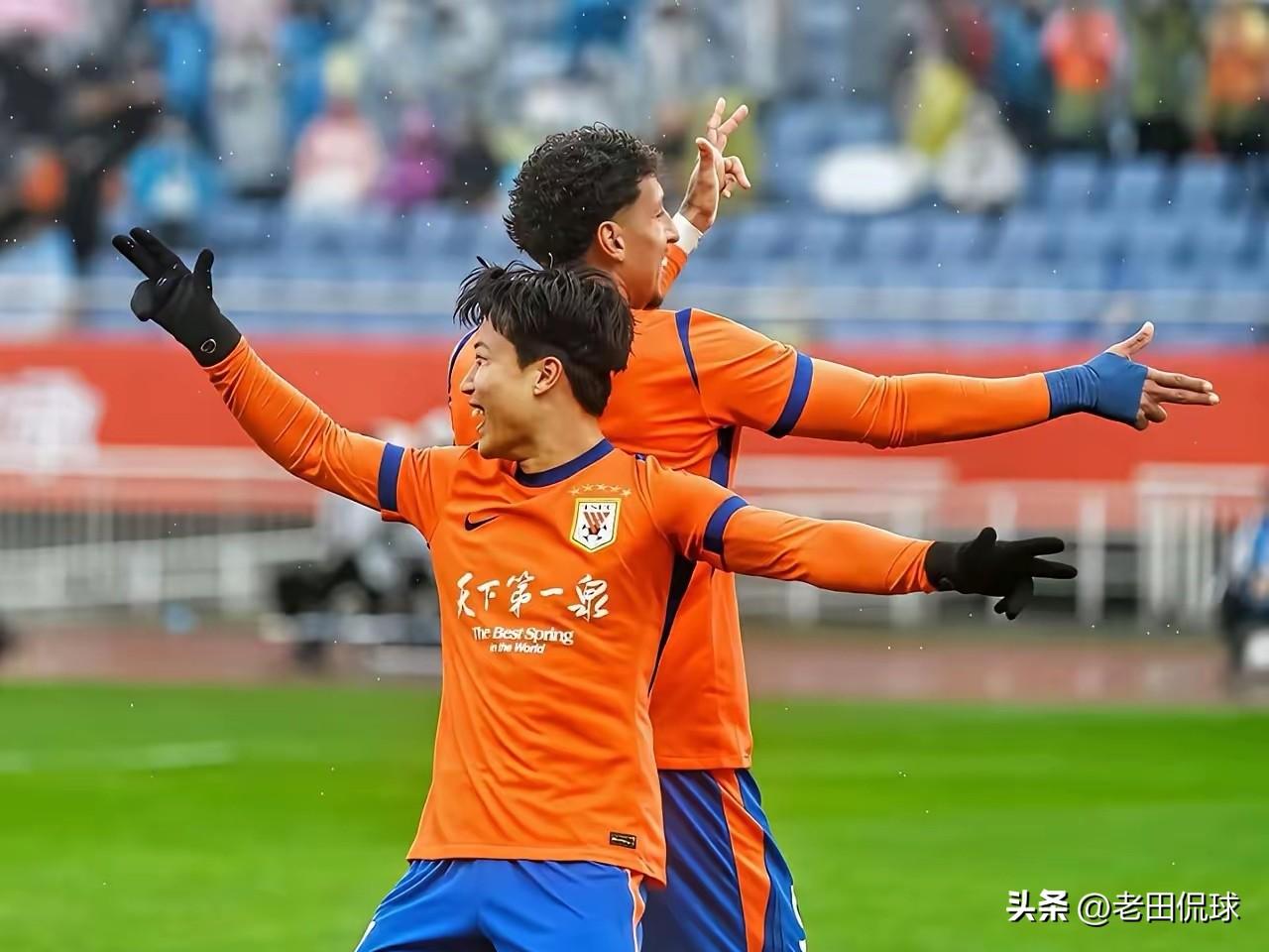 谢文能庆祝动作接连惹争议…谢文能连续两轮联赛都取得进球竞技状态不错，但两次的庆祝