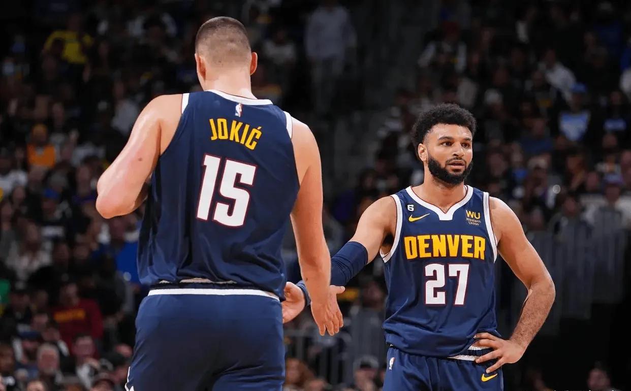 知道大家为什么都不想碰掘金吗？今天赢马刺的比赛这几点全开了，1：黄忠第四节最后和