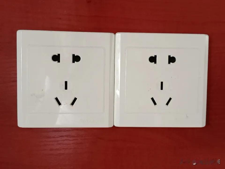 看到我拔插头的姿势，老伴就会说我:你那样拔，天长日久，插座就会被拔松，说不准就会