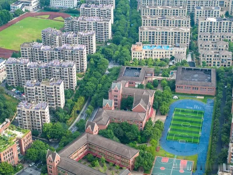 杭州中考新政可真是炸锅了！最近家长群疯传部分重点高中名额分配生比例要从 60% 