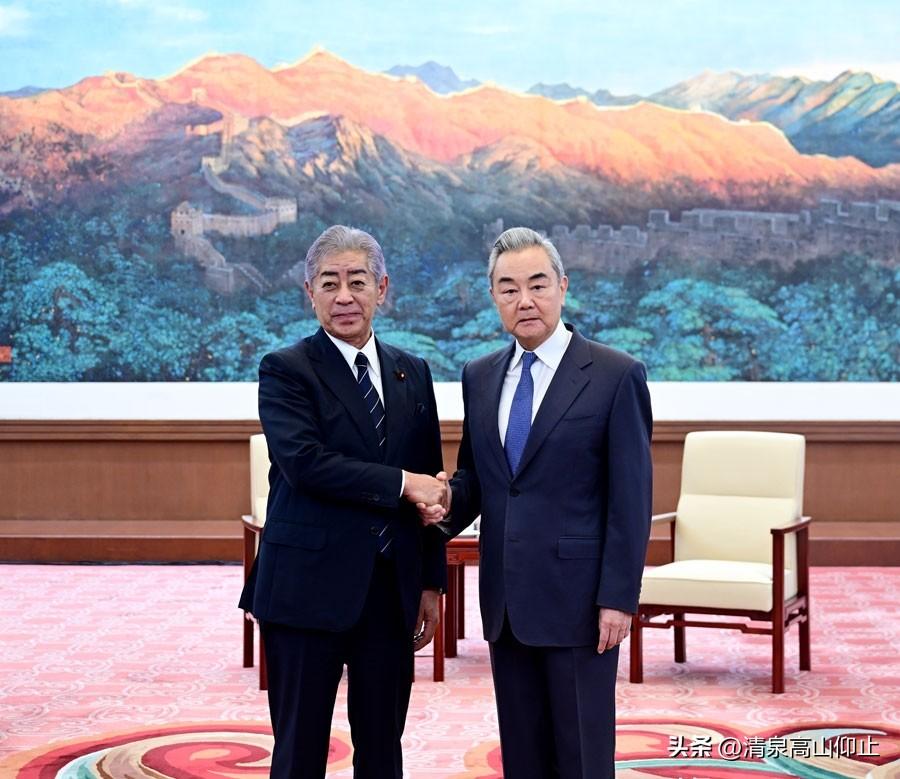 双“毅”会面优未来！

日本国际贸促会会长岩屋毅到访北京，受到中国外长王毅的接见