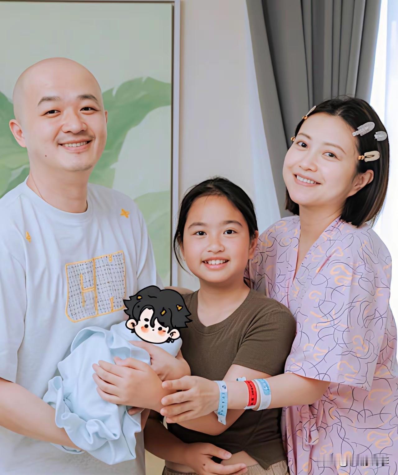 包文婧曾说过的一些话，证明她在婚姻里非常缺乏安全感。

她曾问过包贝尔，50岁了