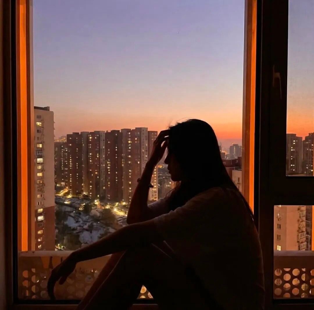 我已经渐渐不想再告诉任何人 我的生活发生了什么事 