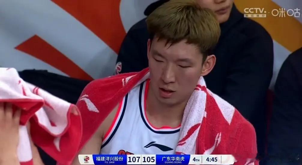 太奸诈了！周琦加杜锋这两个人凑在一起，玩心眼子第一名。

杜锋知道周琦罚球不好故