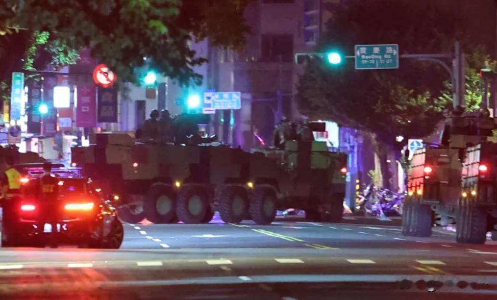 台海网披露，台军5日深夜进行所谓“万钧计划”演练，预设台海冲突爆发后，台湾地区领