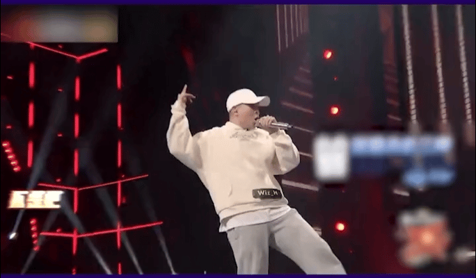 #这才是中国说唱界的新星##火出圈的rapper名场面# 火出圈的rapper名