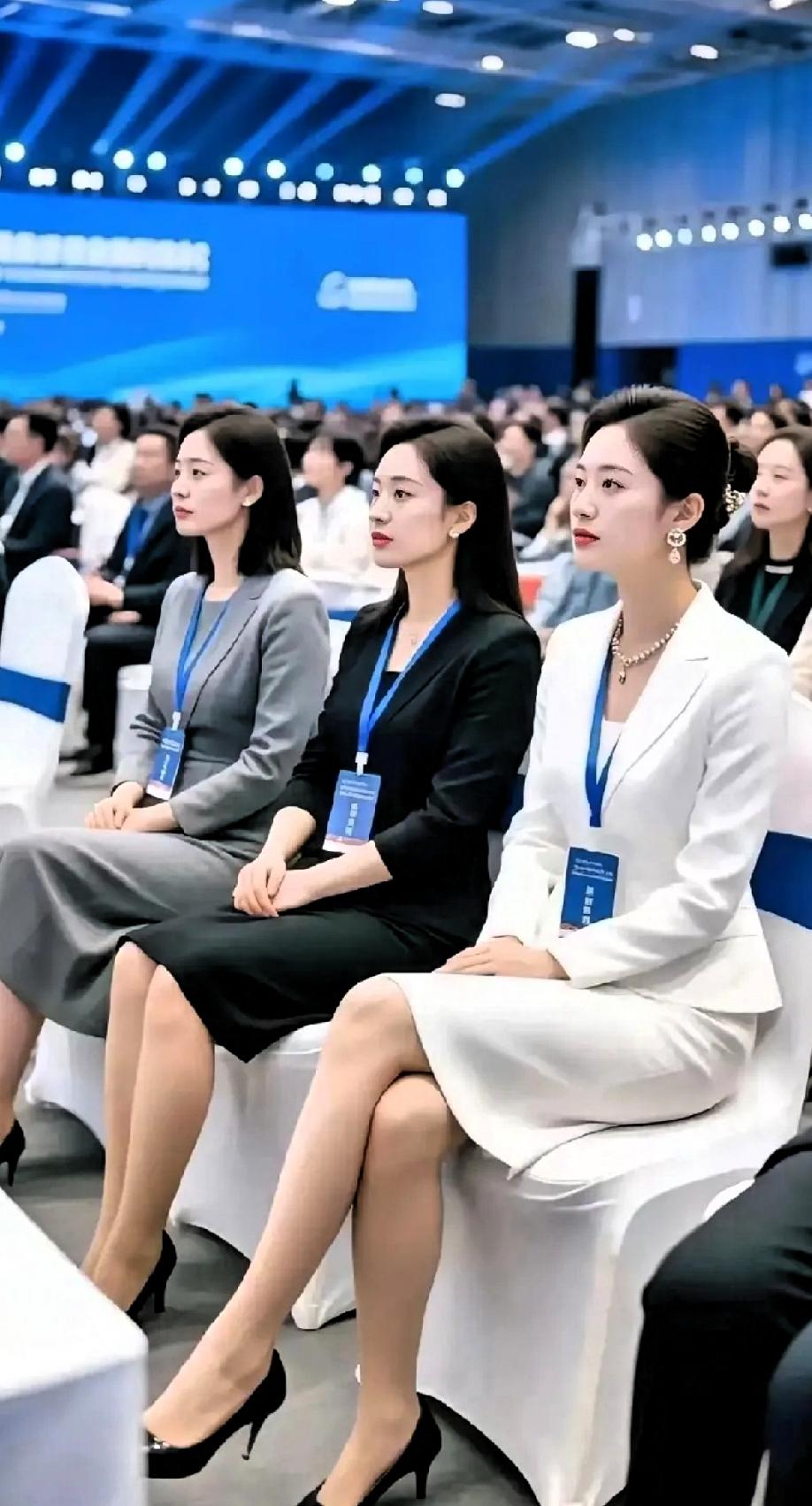 我敢说这样的女人，老公不会是保安、快递员，再大胆说一句，不是搬砖的！90%人的老