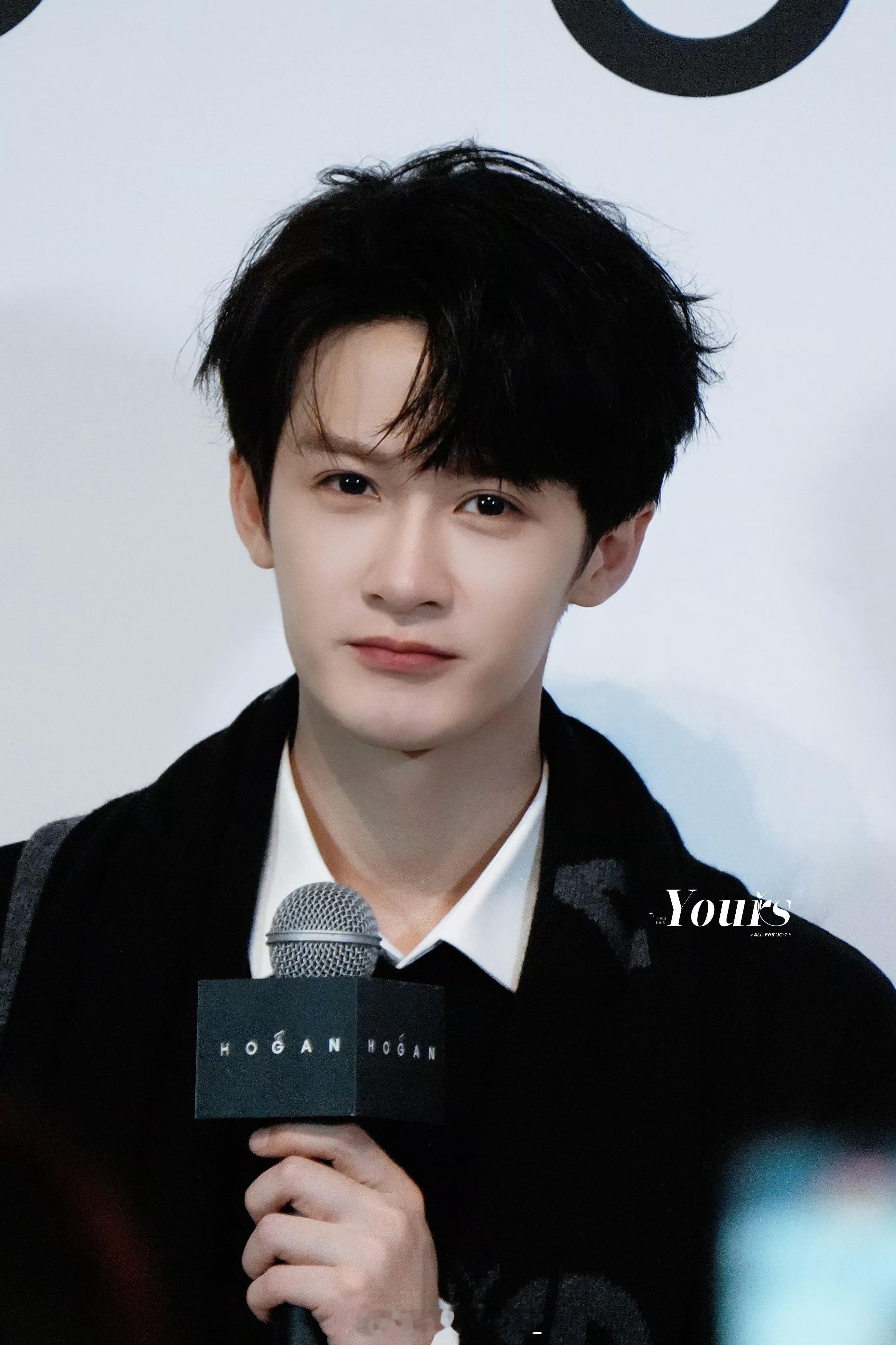 檀健次 ᵀʰᵉ ʷᵒʳˡᵈ ⁱˢ ˢʷᵉᵉᵗ ᵇᵉᶜᵃᵘˢᵉ ᵒᶠ ʸᵒᵘ·世界
