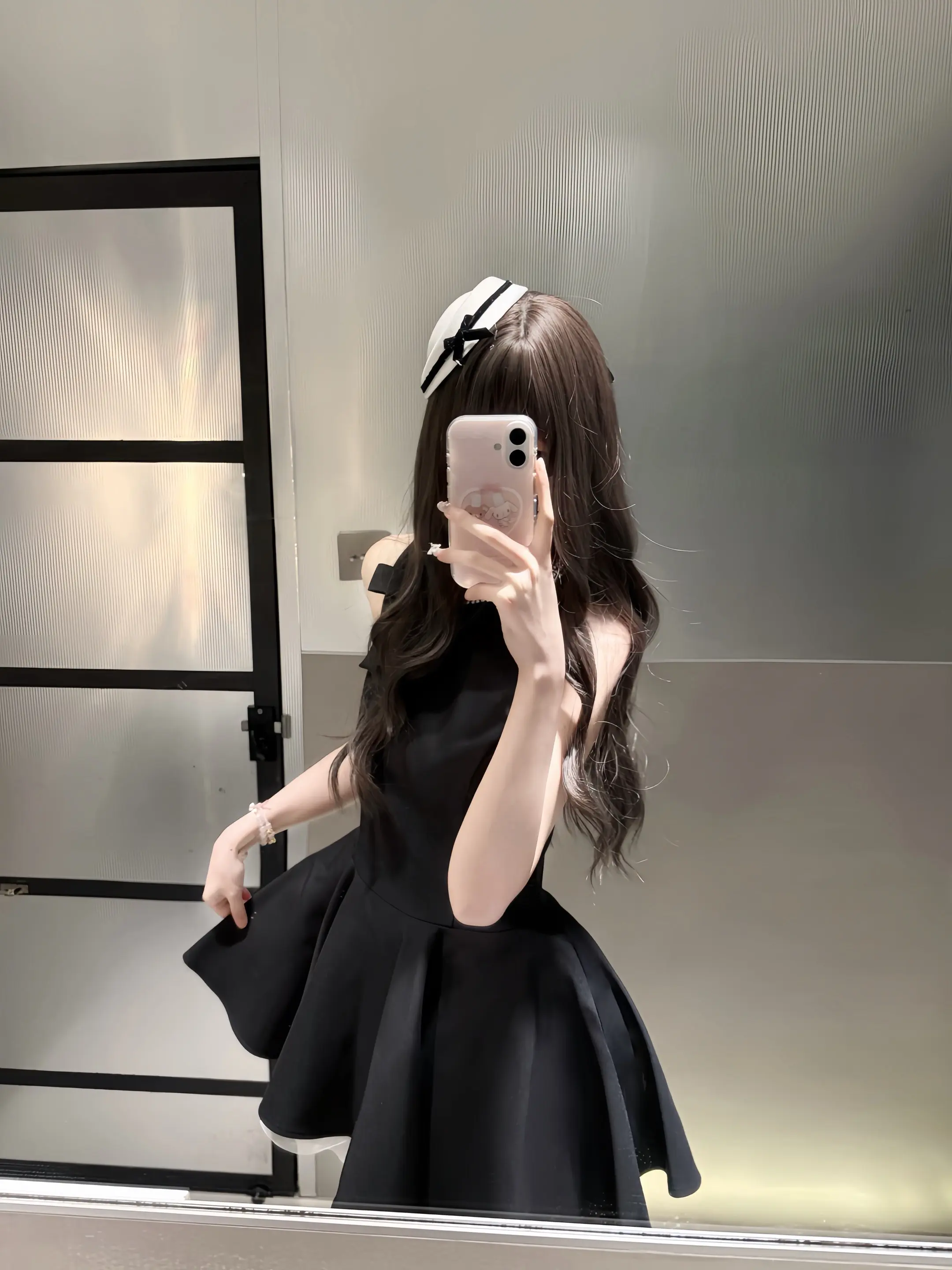 有人捏着你的错贬低你 有人知晓你的一切继续爱你