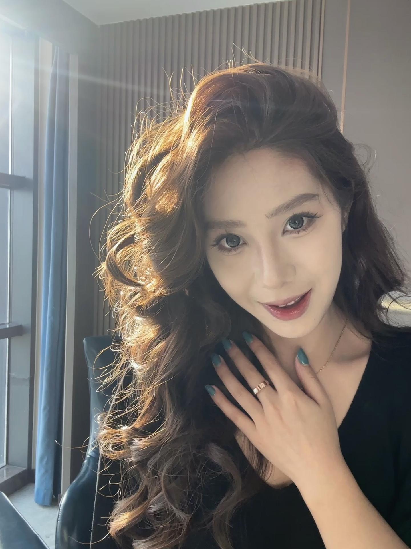 欣赏一下胖了十斤的脸