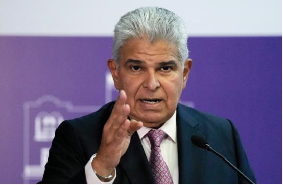 巴拿马总统支支吾吾，称没想跟中国起冲突，希望中方高抬贵手
 
当地时间9日，穆利