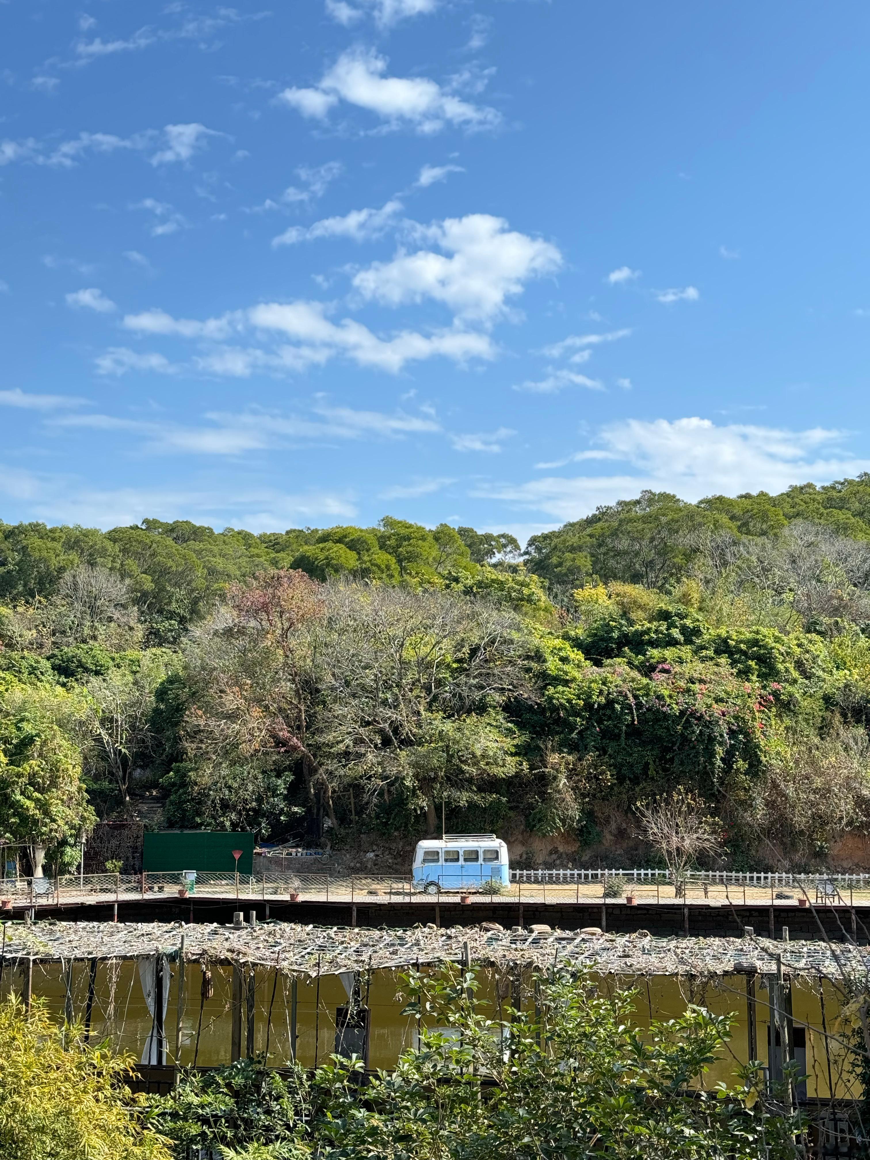 周末愉快啊走了山海步道大口呼吸香甜空气吃了海底捞 这感觉太棒了👏 ​​​