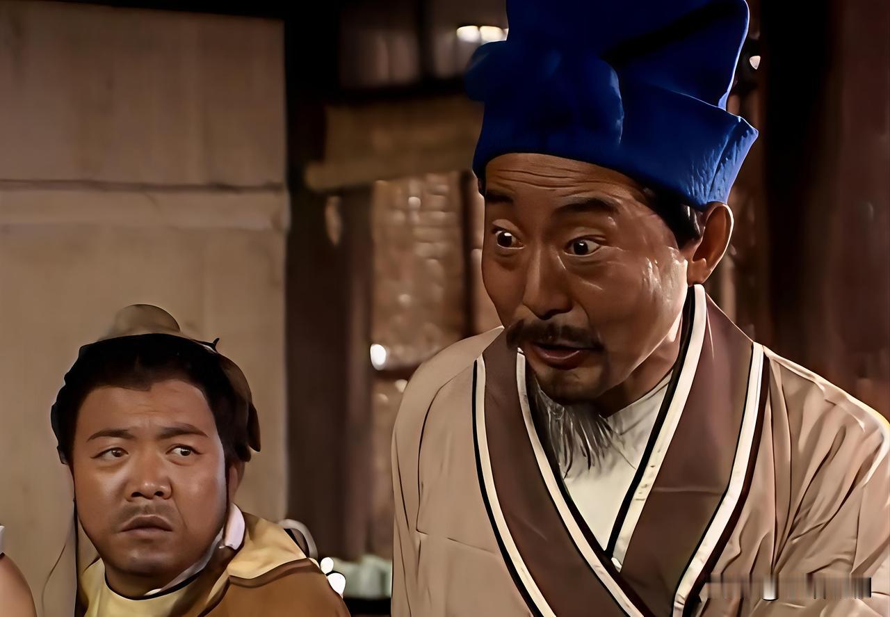茶店老板，他是两界山附近小镇茶肆的掌柜，年纪偏大，满脸皱纹，留着山羊胡，头戴蓝色
