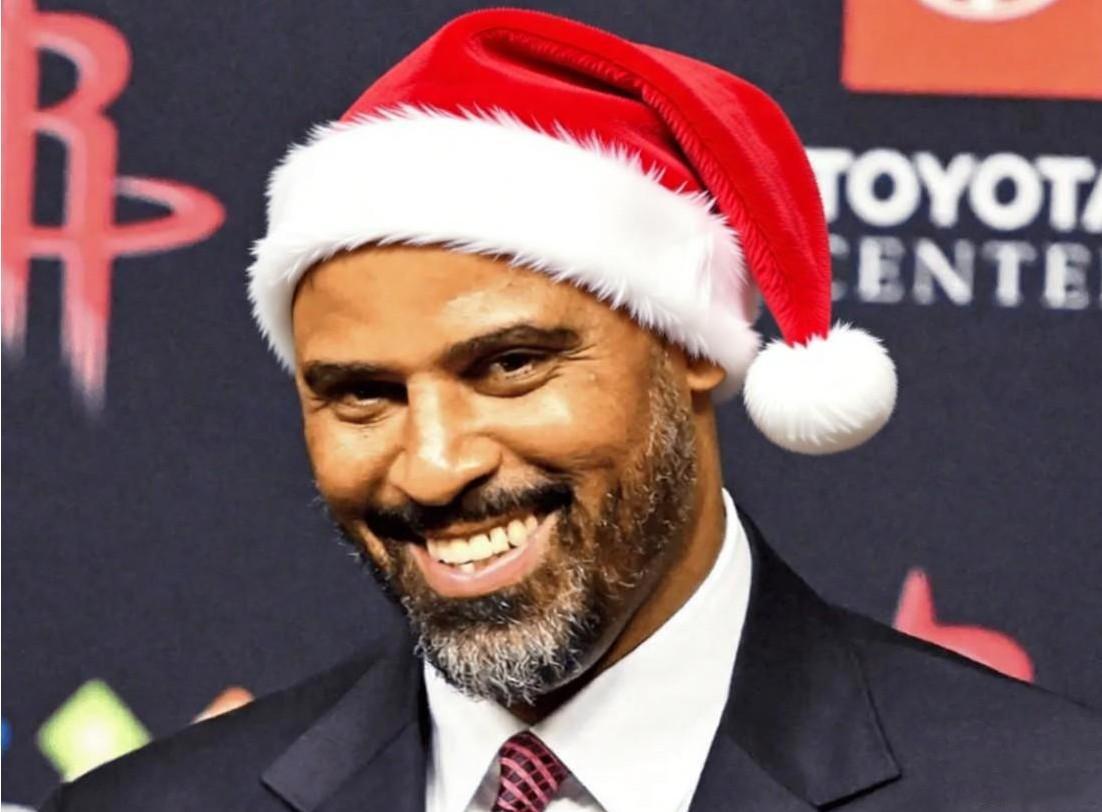 合着乌度卡这是在当NBA的圣诞老人啊，到处给垫底球队送温暖，西部倒数火箭全输了个