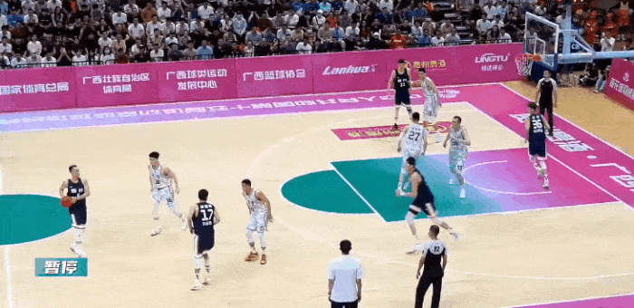 这个是进攻犯规没错，我估计周琦不满的是怎么吹得那么频繁吧[汗][汗]我的观赛搭子