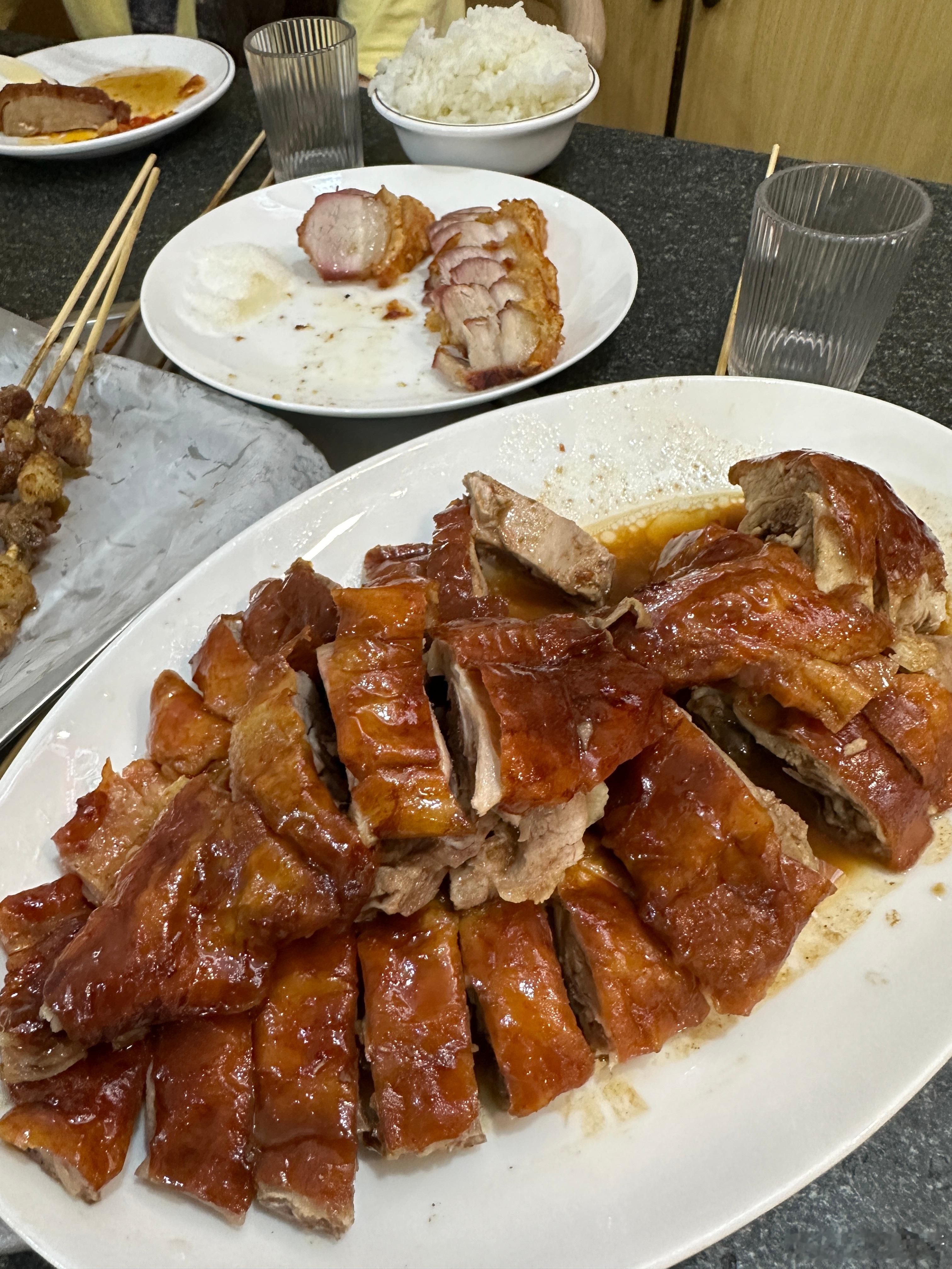 小店er挺正宗！家近的兄弟可以来尝尝今天穿白衣服 咖啡到没撒上面肉汁溅上面了 哈