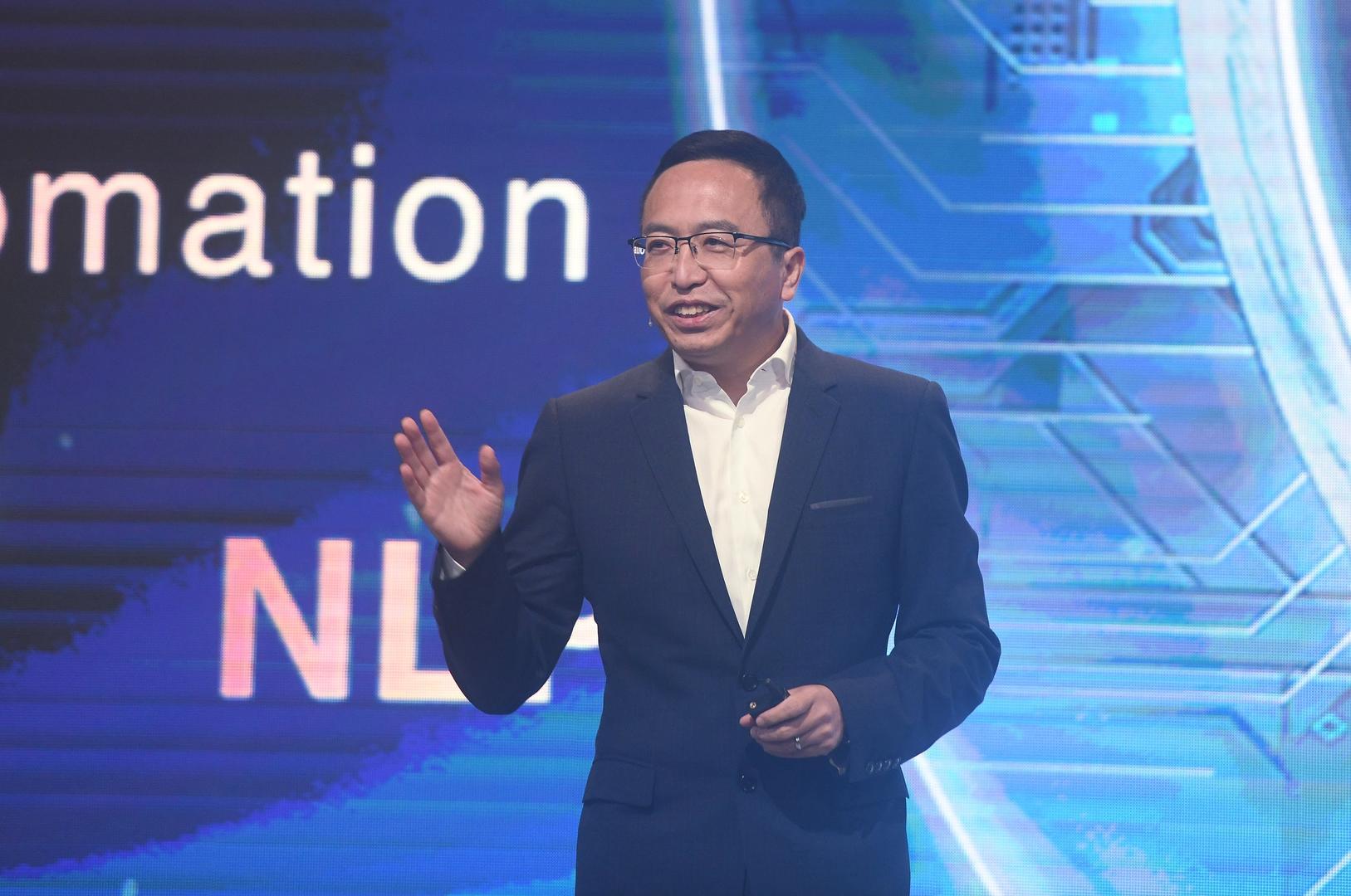 #荣耀前CEO赵明加盟千里科技#【荣耀原CEO赵明加盟千里科技，或将出任联席董事