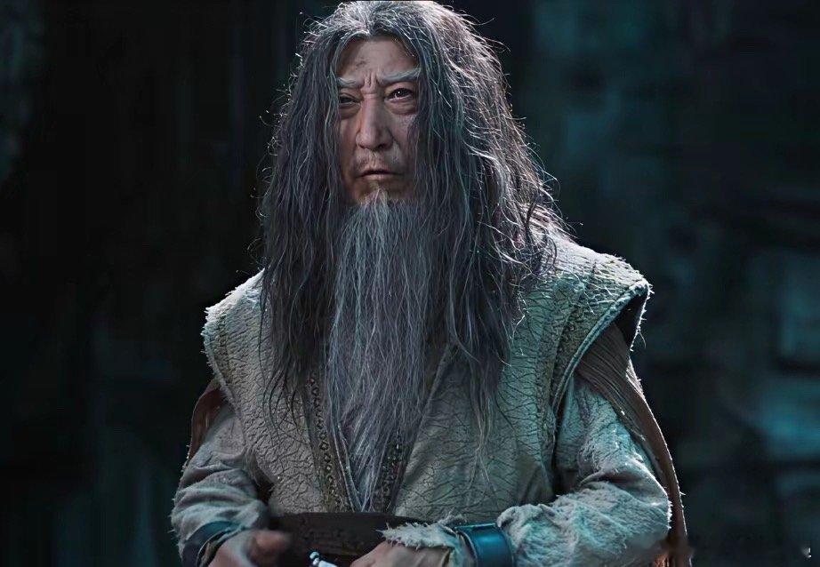 《赴山海》萧秋水跌落关押杜月山的地下室，无法出逃​是杜月山主动传授剑剑法，萧秋水