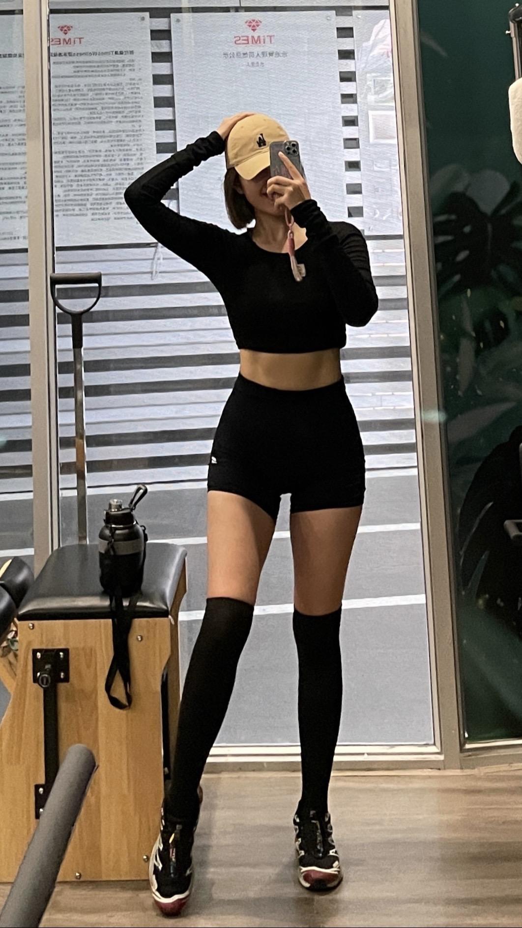 秒回不是在乎你 是我喜欢玩手机。