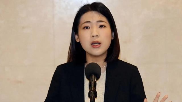 绿媒节目主持人直播现场引赃徐巧芯，徐巧芯电话硬杠迫主持人道歉，7.26生死劫后，
