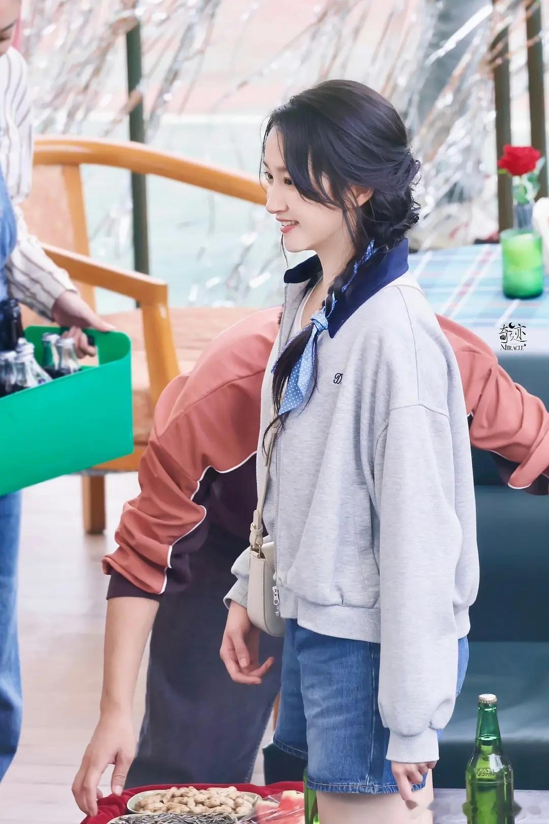 黄景瑜关晓彤《烟花少年》改名《岁月有情时》 