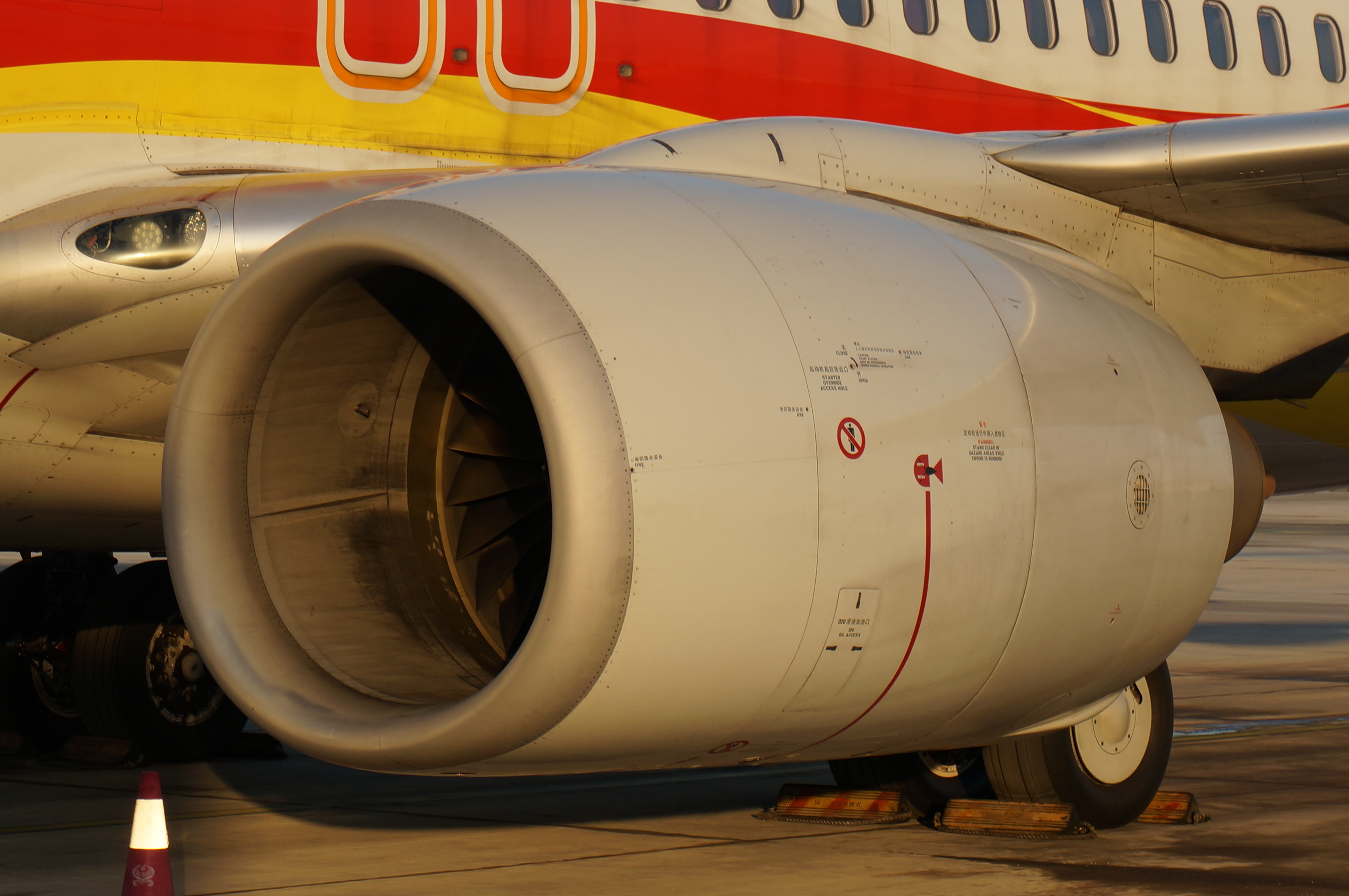 波音737-800客机使用的CFM56-7B涡轮风扇发动机。 