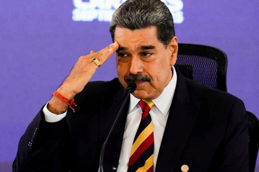 突发新闻： 委内瑞拉正在使用由委内瑞拉海军护航的中G油轮进行石油出口 。一艘载有