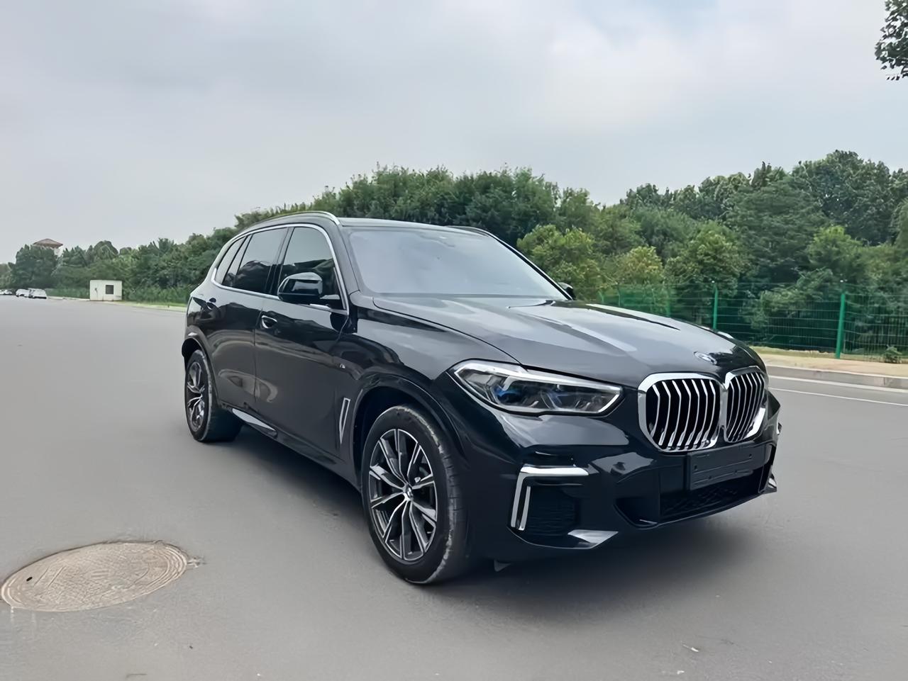 如果你总预算30万左右，平时需要见客户，周末还要带家人出门，又确实喜欢宝马，我觉