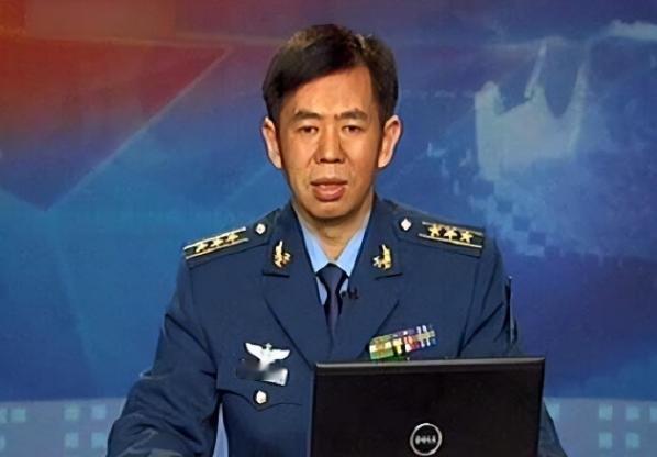 “大校，上甘岭英雄事迹都是虚构的，不是真相！”2009年，被誉为“鹰派”的戴旭在